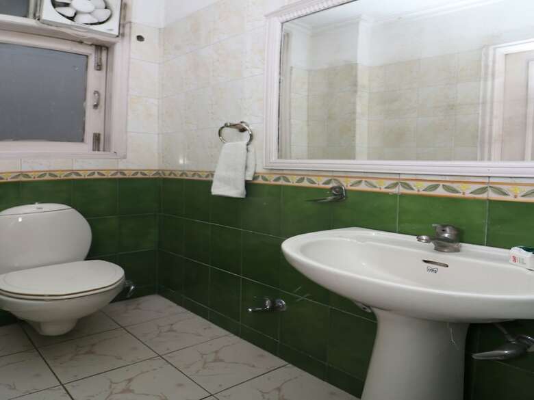 Oyo 41187 Hotel Jainam Regency