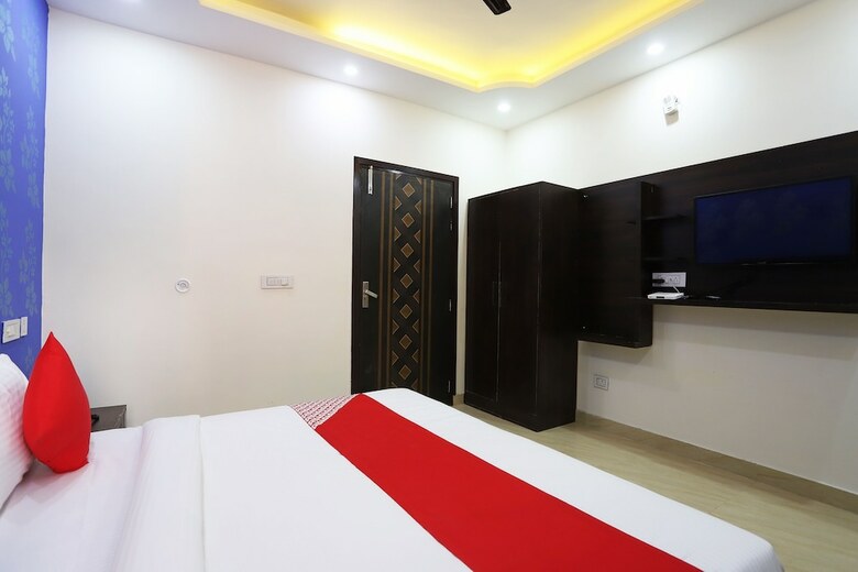 Hotel Oyo 42619 Diamond Key Residency