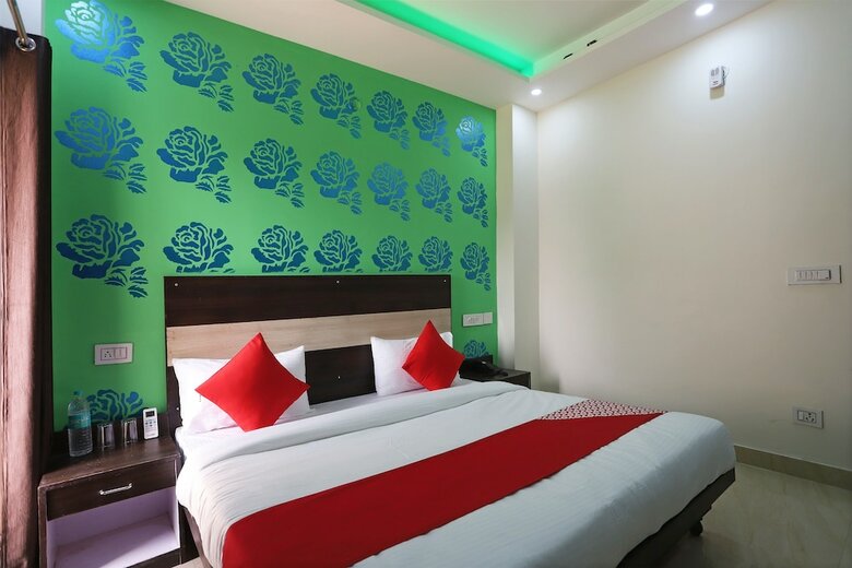 Hotel Oyo 42619 Diamond Key Residency