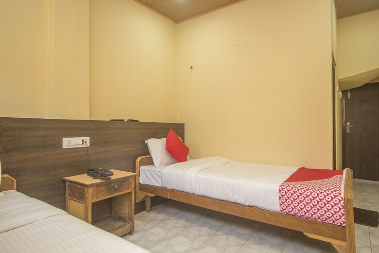Oyo 28230 Hotel Kalash