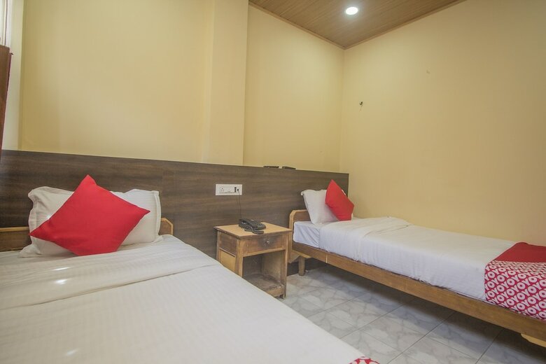 Oyo 28230 Hotel Kalash