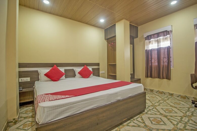 Oyo 28230 Hotel Kalash