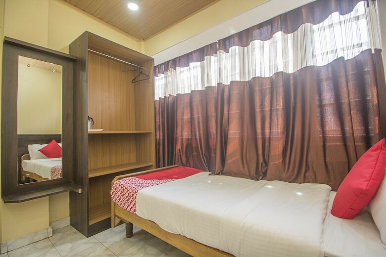 Oyo 28230 Hotel Kalash