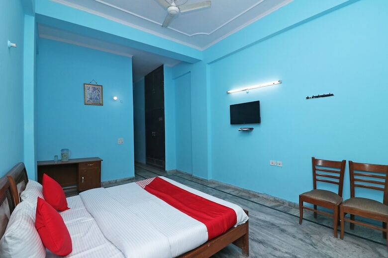 Hotel Oyo 38109 Braj Yatra Dham