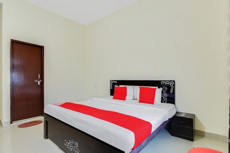 Hotel Oyo 47625 Shri Krishna Dham