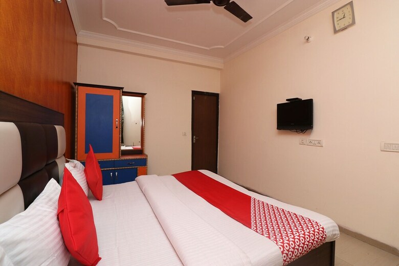 Hotel Oyo 35663 Mayank Palace