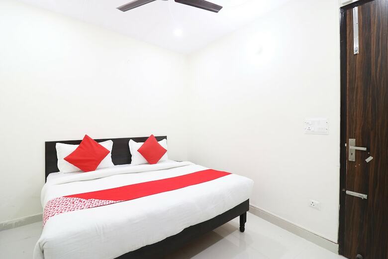 Hotel Oyo 37886 Ma International