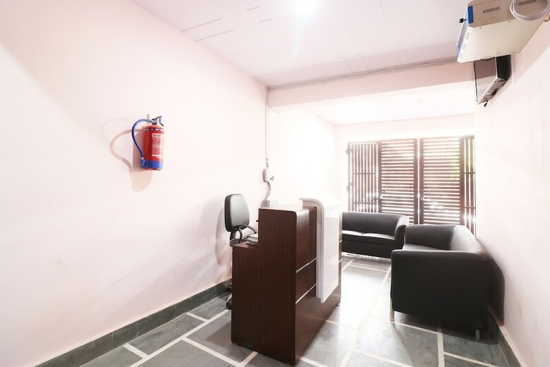 Hotel Oyo 37886 Ma International