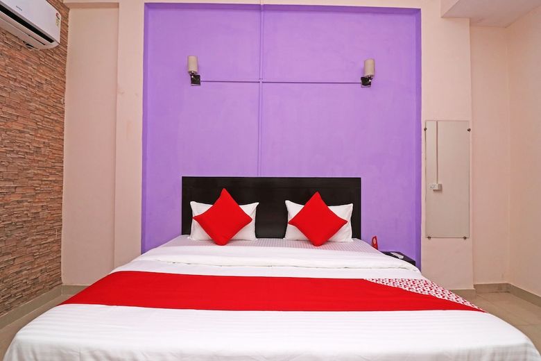 Hotel Oyo 43709 Glorious Stayz 53