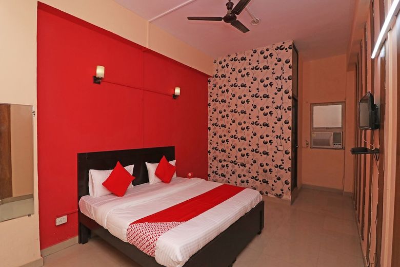 Hotel Oyo 43709 Glorious Stayz 53
