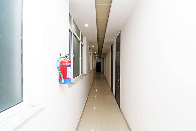 Hotel Oyo 43709 Glorious Stayz 53