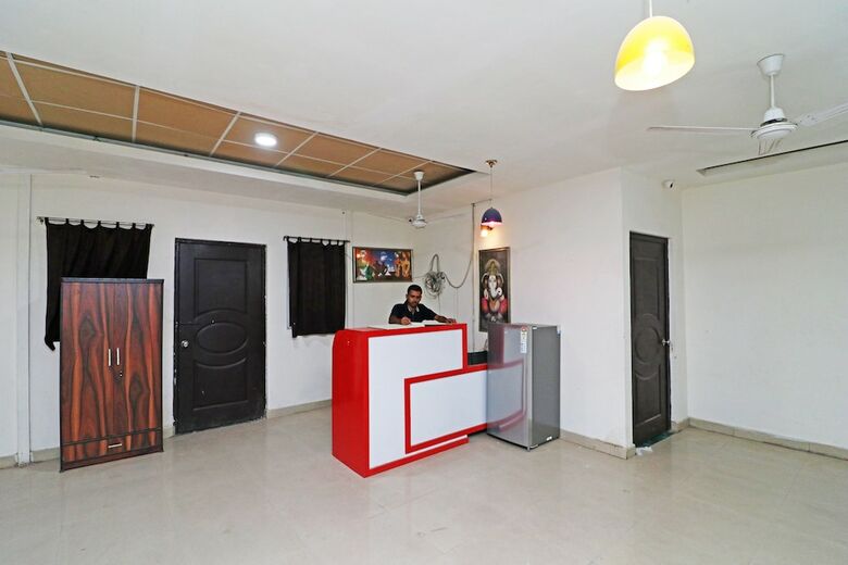 Hotel Oyo 43709 Glorious Stayz 53