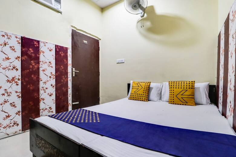 Spot On 61068 Hotel Kr
