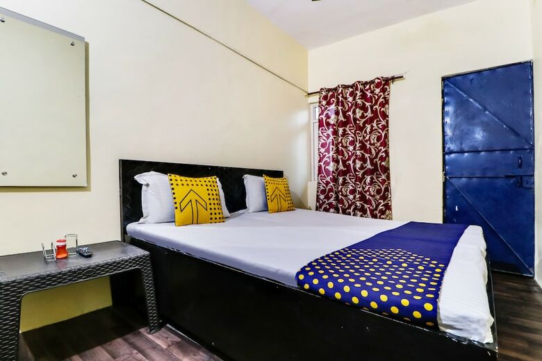 Spot On 61068 Hotel Kr