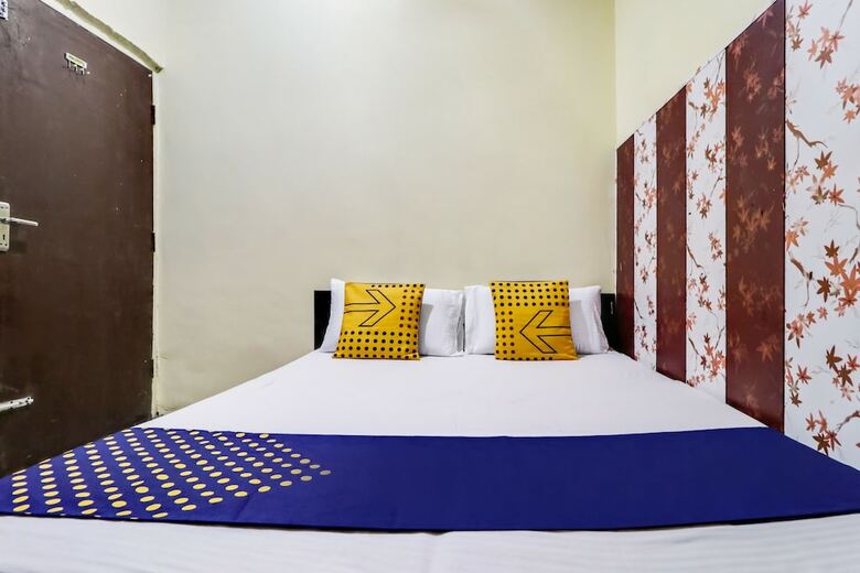 Spot On 61068 Hotel Kr