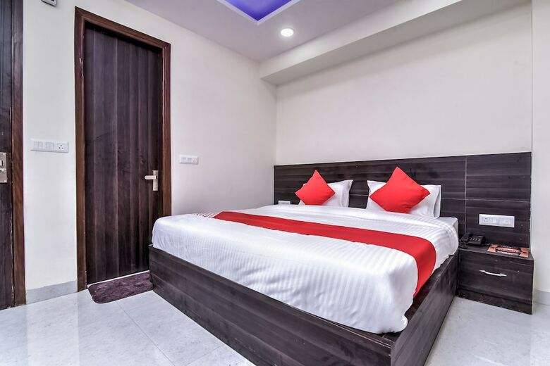 Hotel Oyo 24236  Dwarka Residency