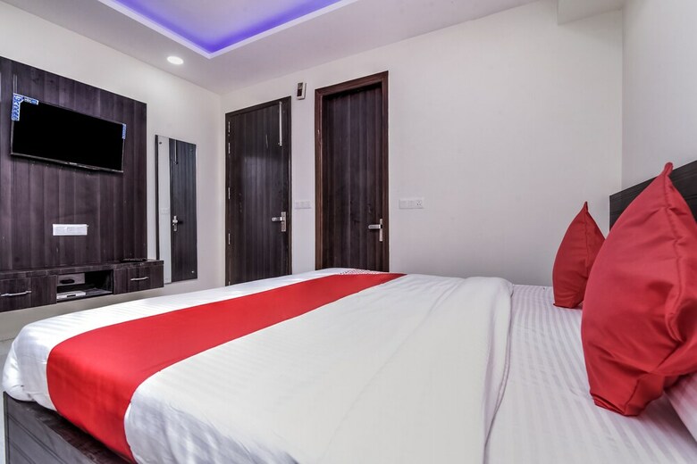 Hotel Oyo 24236  Dwarka Residency