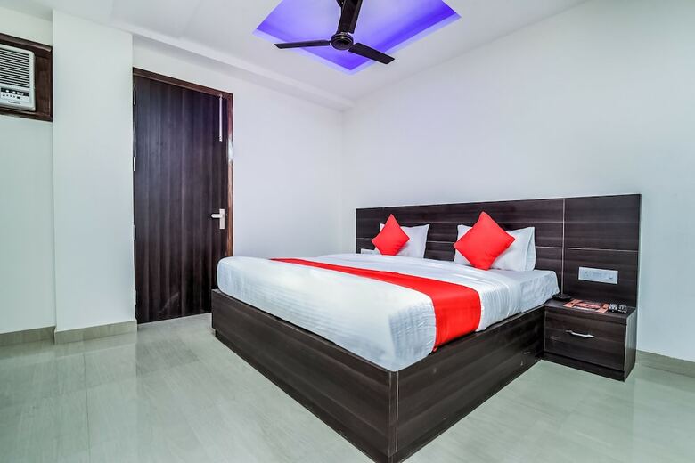 Hotel Oyo 24236  Dwarka Residency