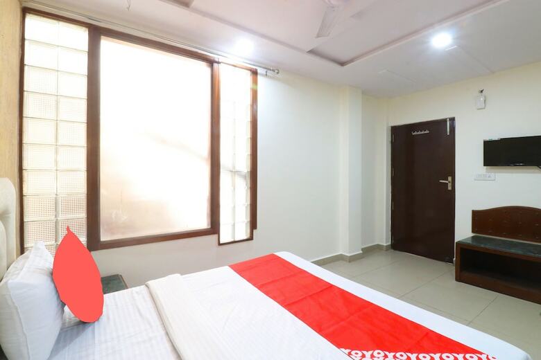 Oyo 40402 Hotel Kirandeep