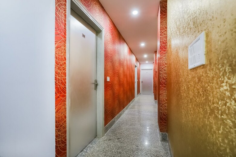 Hotel Oyo 46183 New Tech India