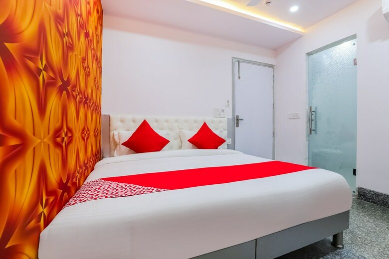 Hotel Oyo 46183 New Tech India