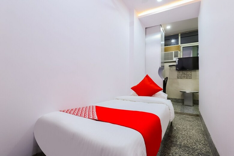 Hotel Oyo 46183 New Tech India