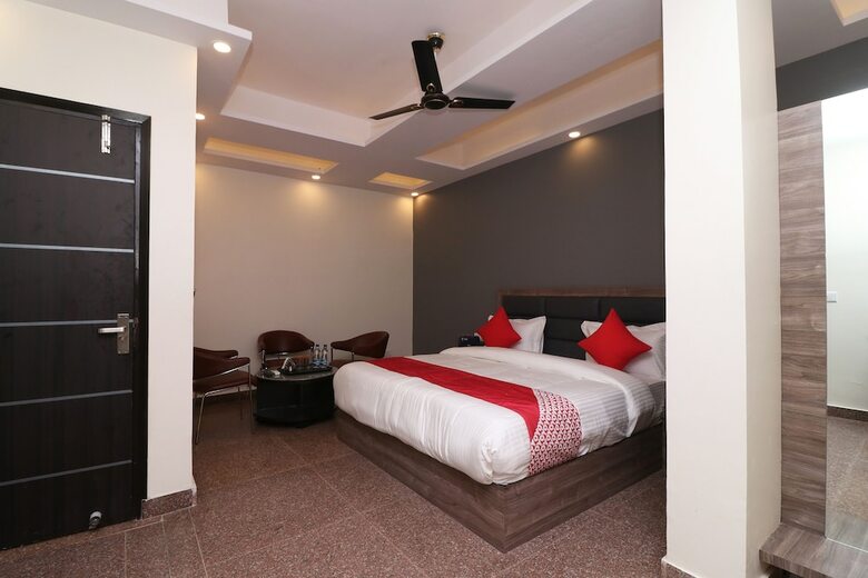 Hotel Oyo 36848 Embellish Inn