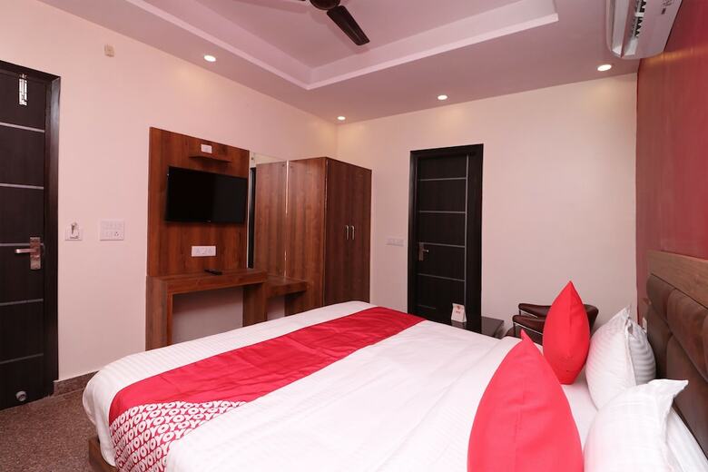 Hotel Oyo 36848 Embellish Inn