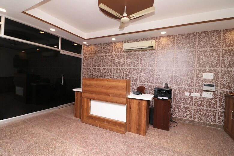 Hotel Oyo 36848 Embellish Inn