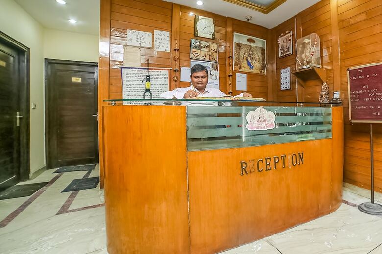 Hotel Oyo 38426 Pushpak Palace