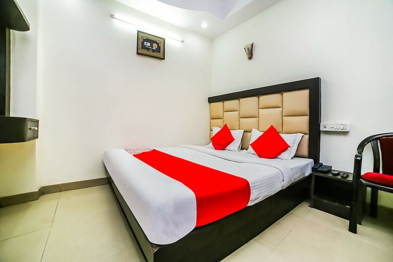 Hotel Oyo 38426 Pushpak Palace