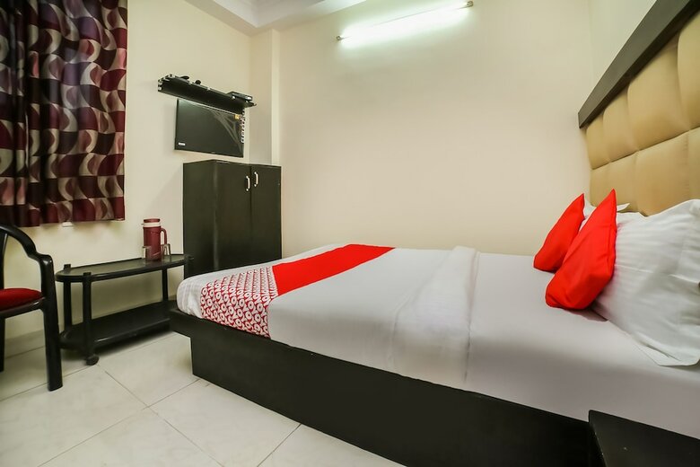 Hotel Oyo 38426 Pushpak Palace