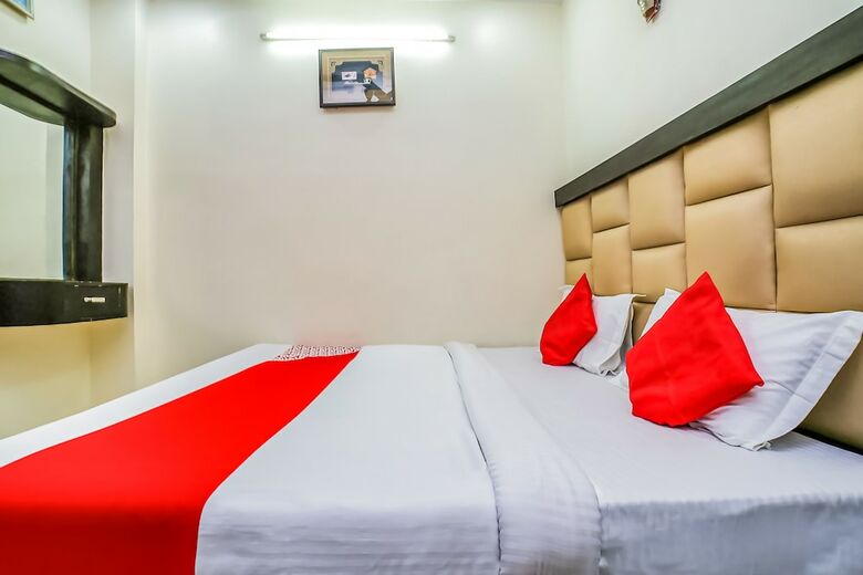 Hotel Oyo 38426 Pushpak Palace