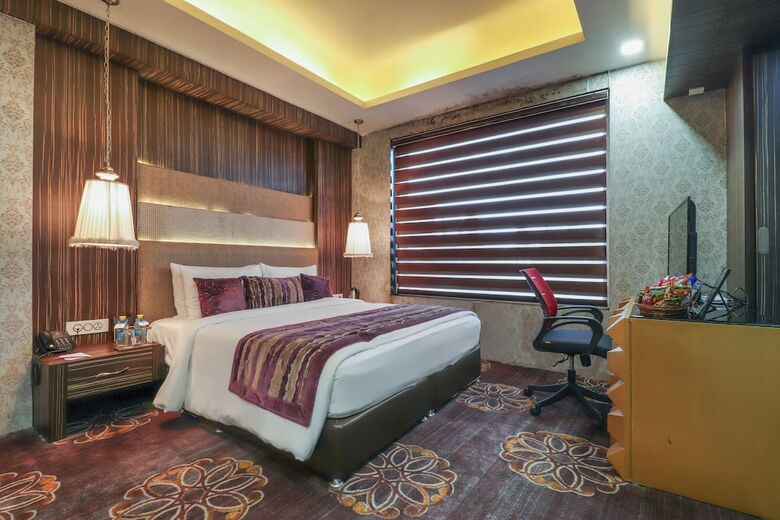 Palette - Hotel Savvy Grand