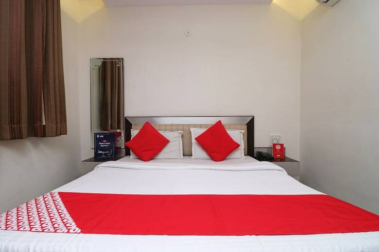 Oyo 24723 Hotel Atul Palace