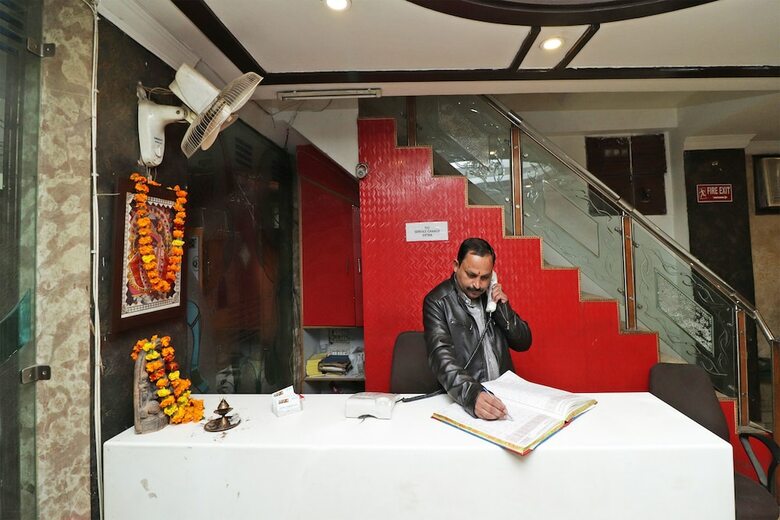 Oyo 27596 Hotel Parkash Dx
