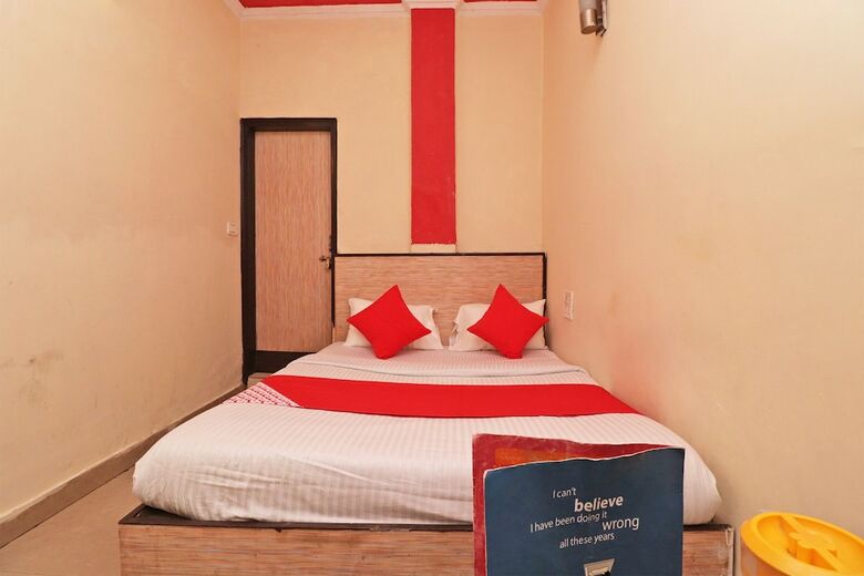 Oyo 27596 Hotel Parkash Dx