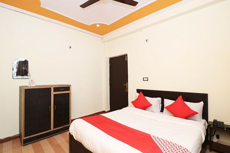 Oyo 26815 Hotel Sweet Night