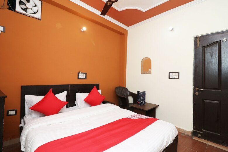 Oyo 26815 Hotel Sweet Night