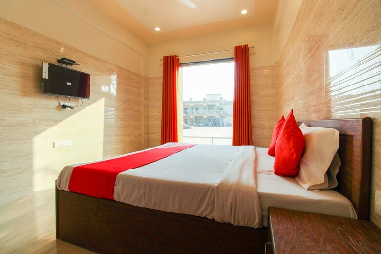 Hotel Oyo 62741 Giriwar Nikunj