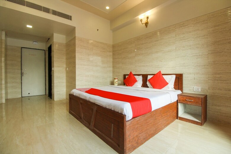 Hotel Oyo 62741 Giriwar Nikunj
