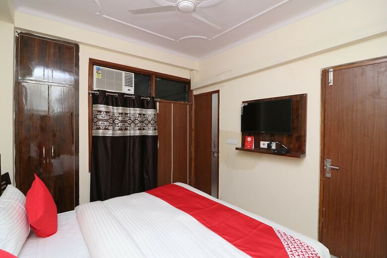 Hotel Oyo 29429 Dwarka International