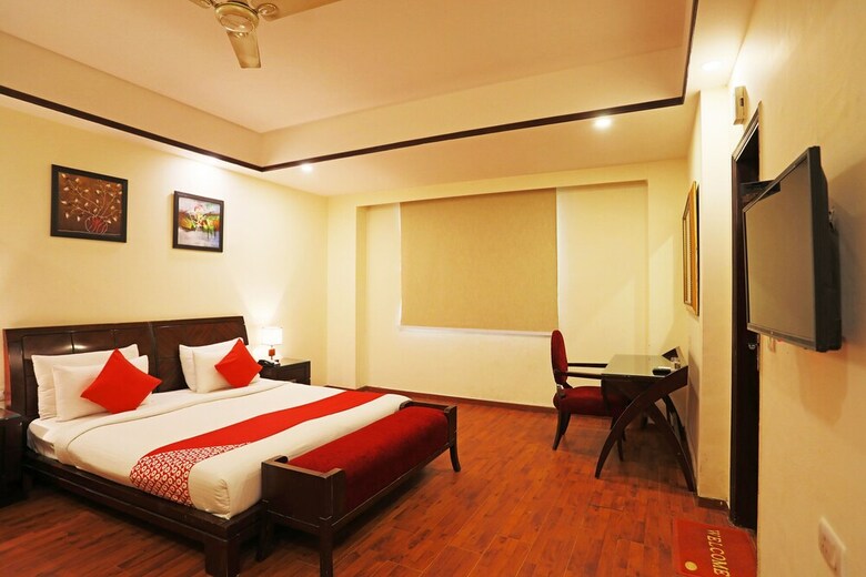 Oyo 27927 Hotel Picasso