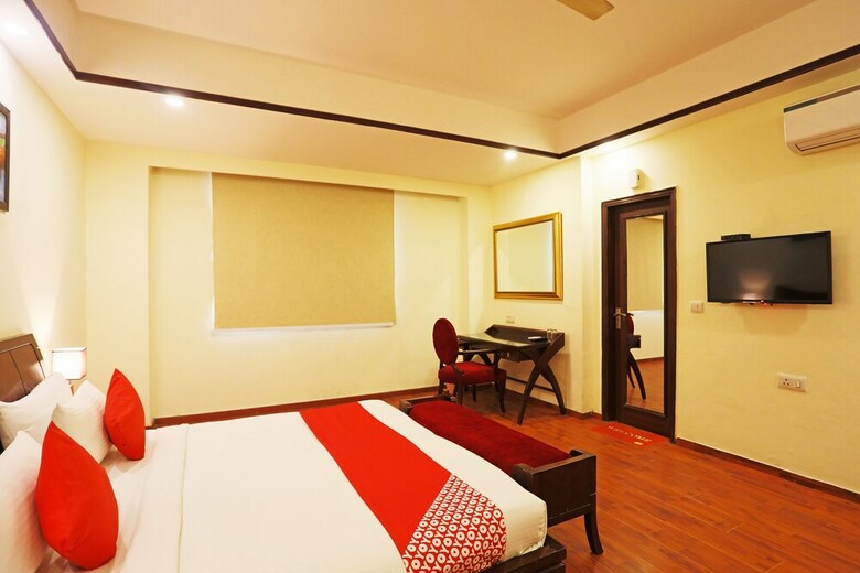 Oyo 27927 Hotel Picasso