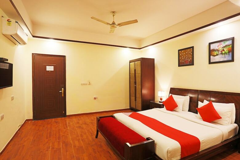 Oyo 27927 Hotel Picasso