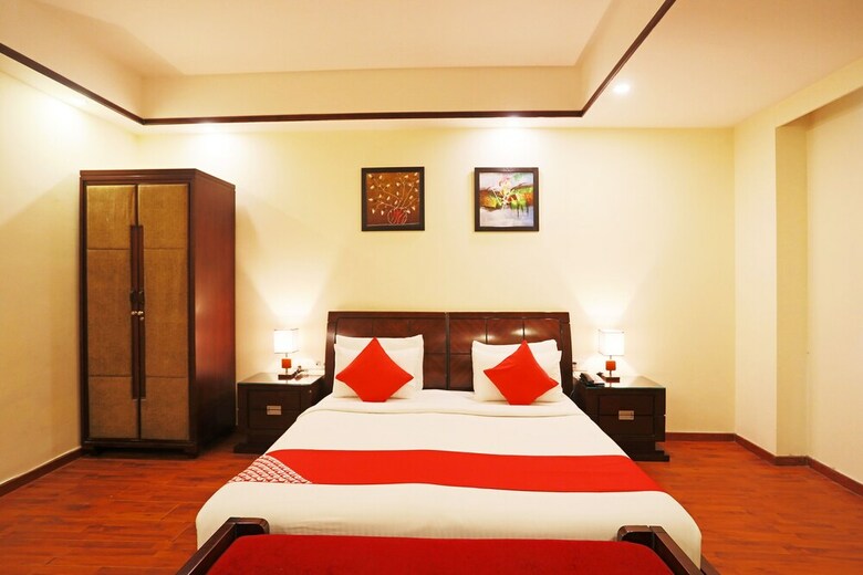Oyo 27927 Hotel Picasso