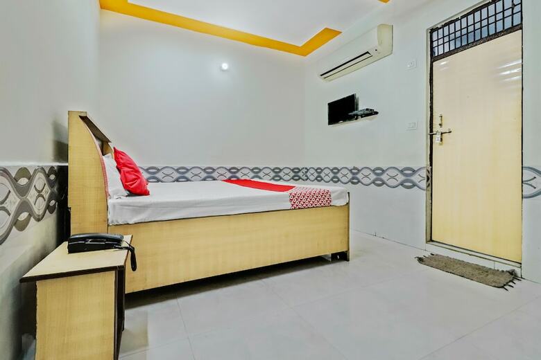 Hotel Oyo 38558 Shri Govind Dham