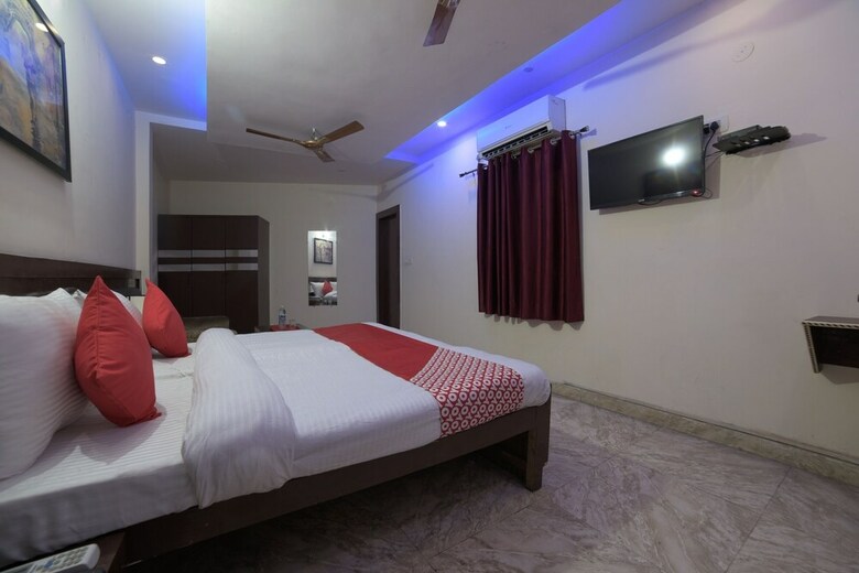 Hotel Oyo 28266 Travel Inn