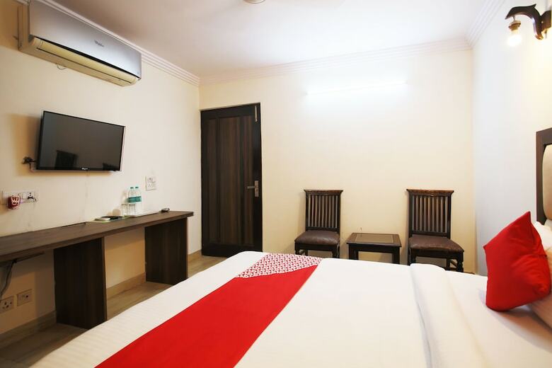 Hotel Oyo 29962 South Continental (B&b)