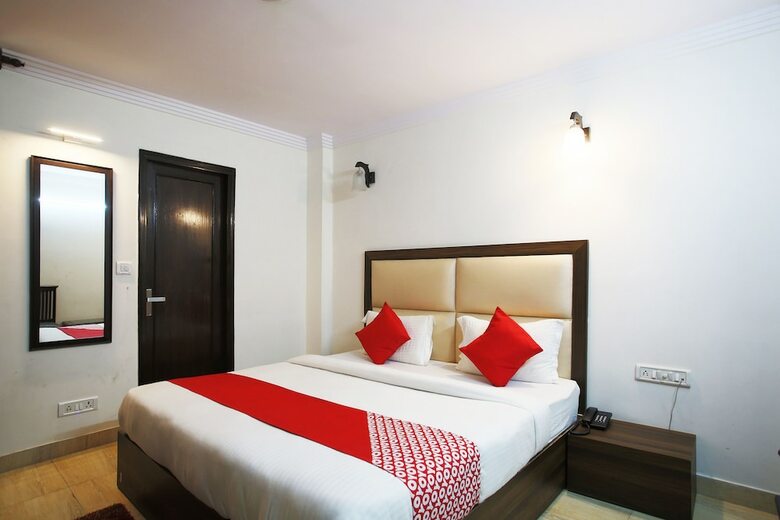 Hotel Oyo 29962 South Continental (B&b)